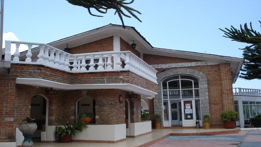 Hotel Villa Monarca Inn Zitacuaro Ngoại thất bức ảnh
