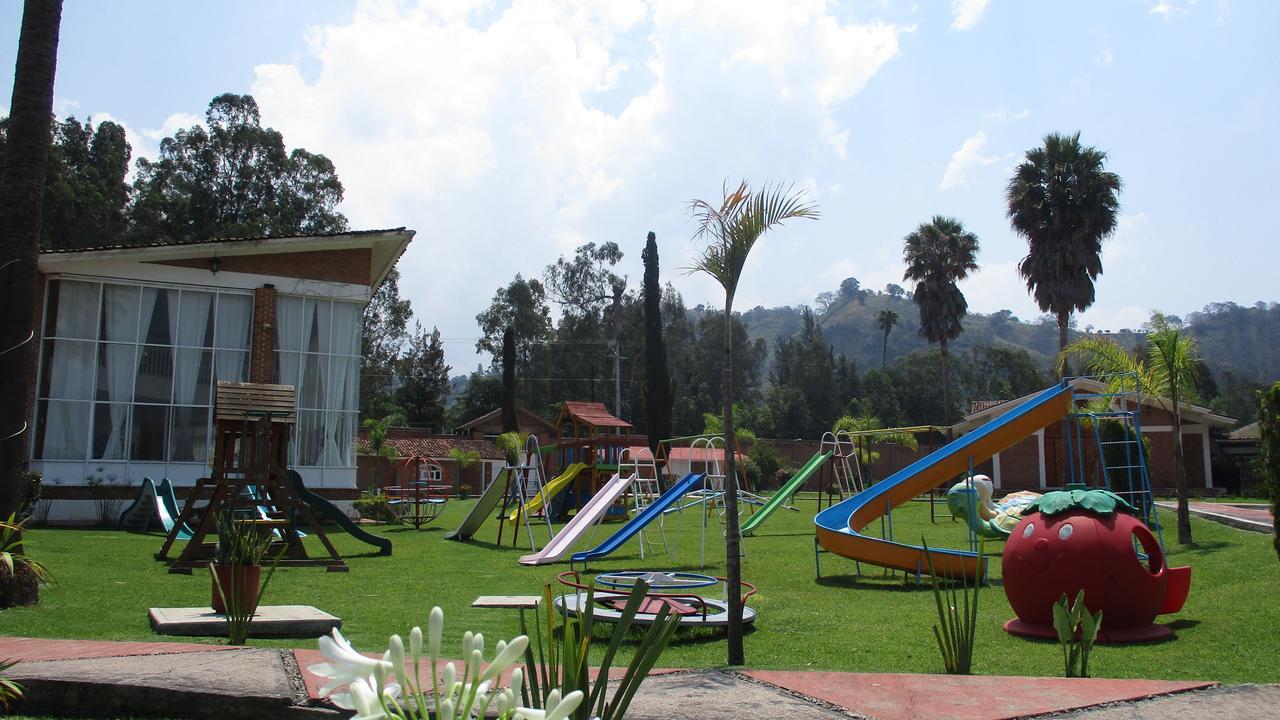 Hotel Villa Monarca Inn Zitacuaro Ngoại thất bức ảnh