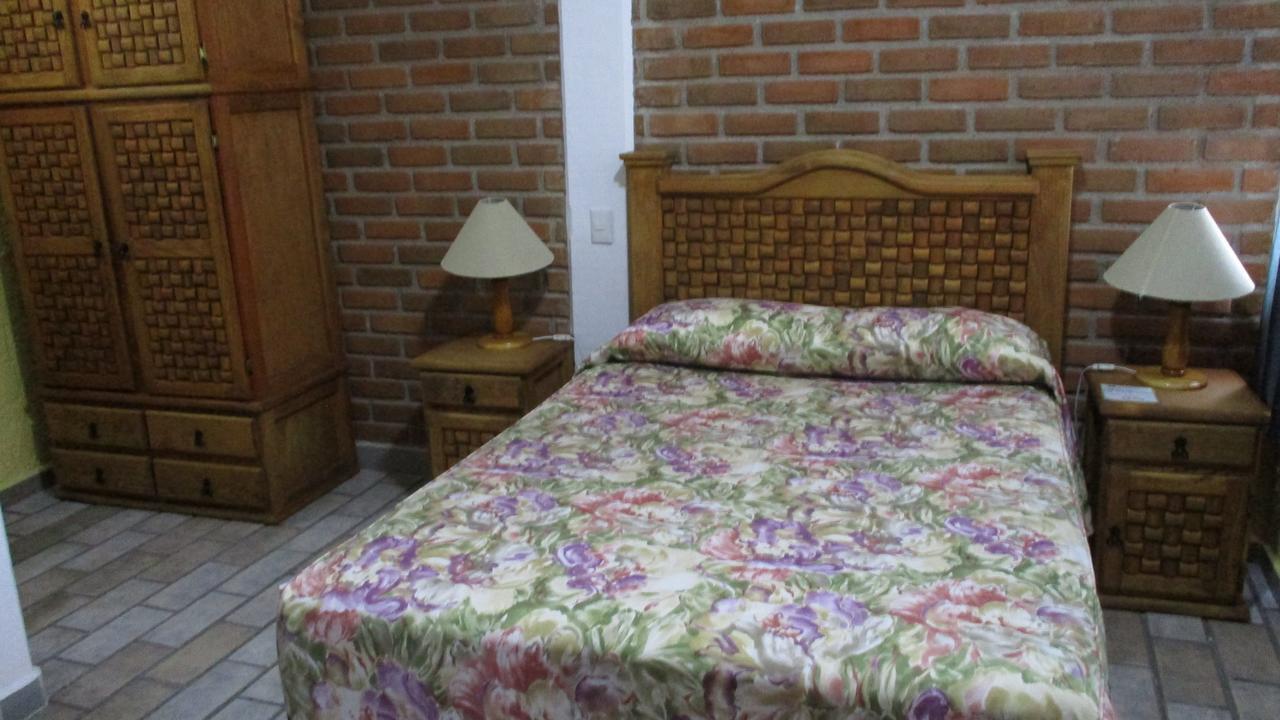 Hotel Villa Monarca Inn Zitacuaro Ngoại thất bức ảnh