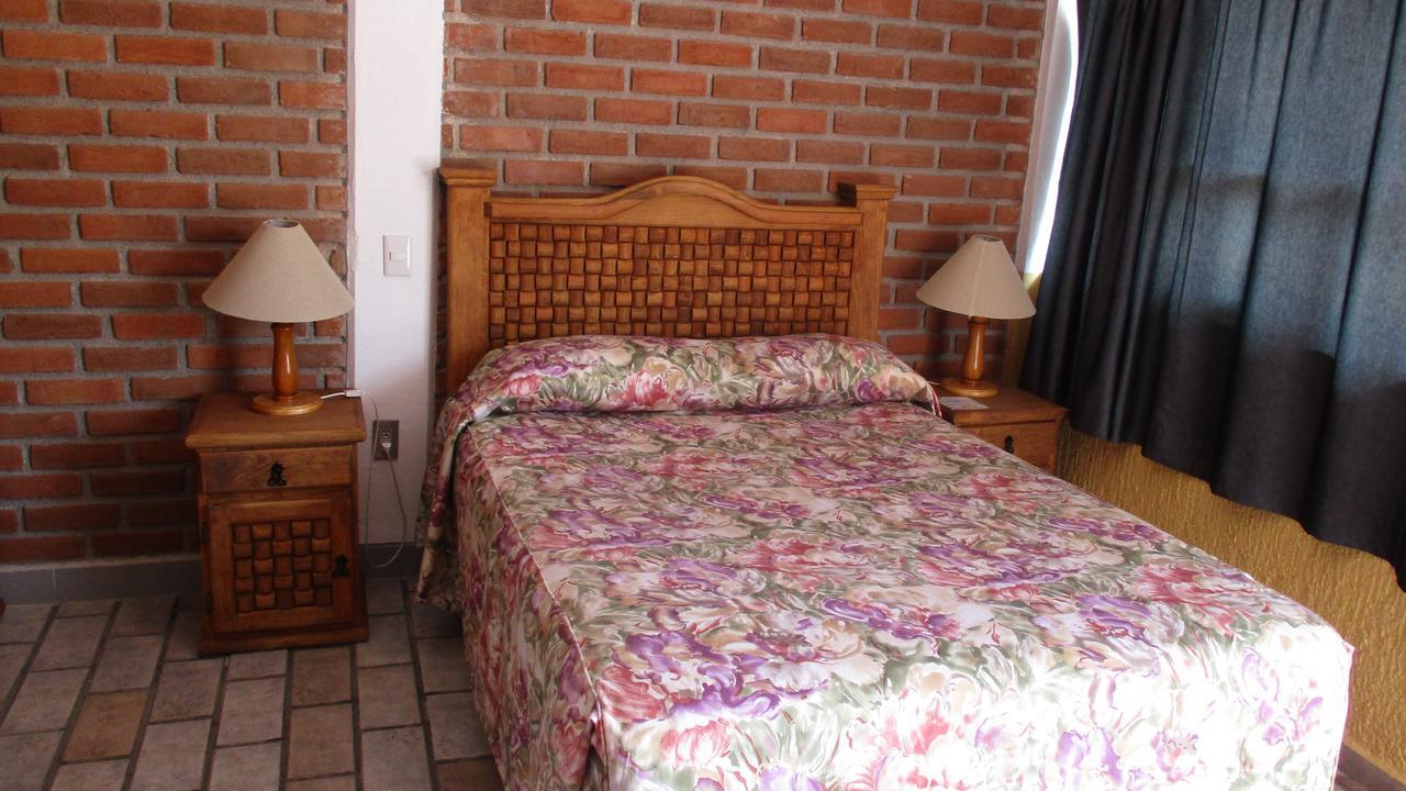 Hotel Villa Monarca Inn Zitacuaro Ngoại thất bức ảnh