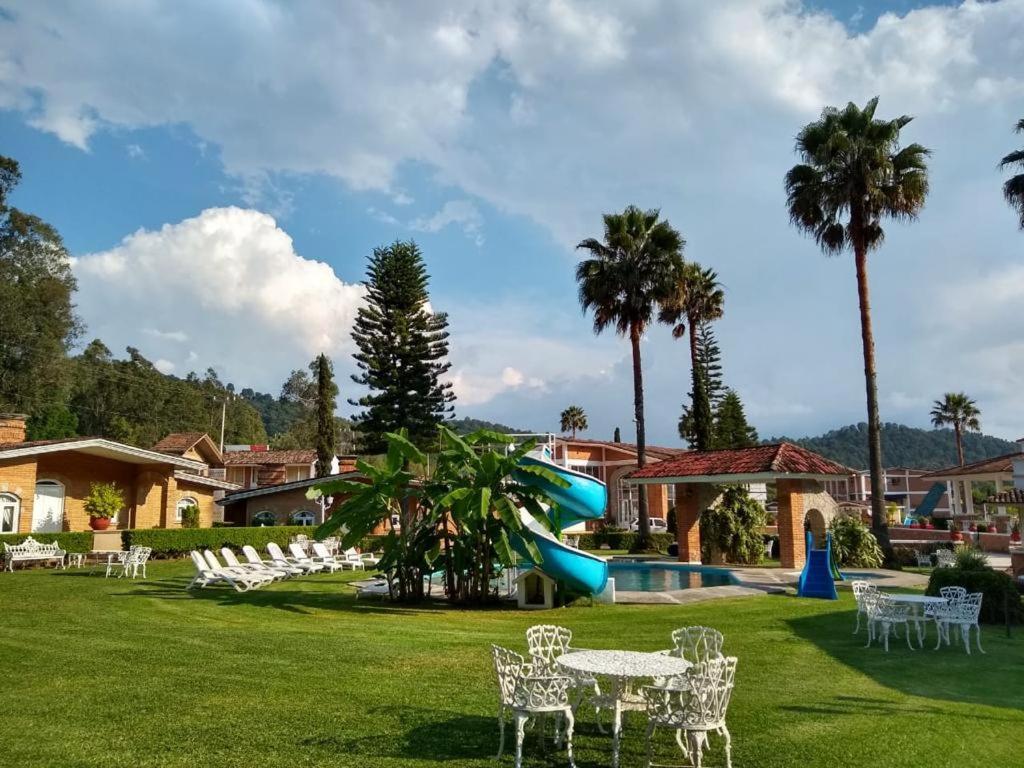 Hotel Villa Monarca Inn Zitacuaro Ngoại thất bức ảnh