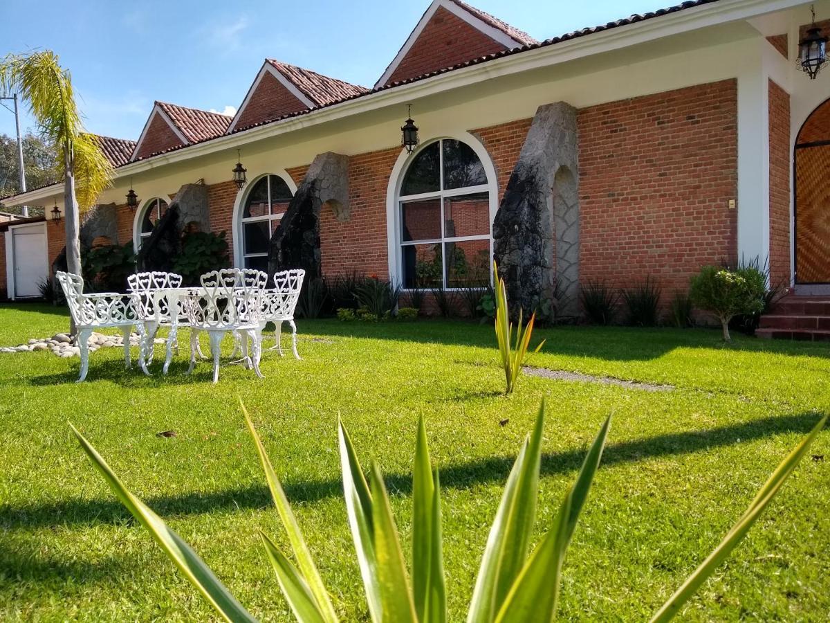 Hotel Villa Monarca Inn Zitacuaro Ngoại thất bức ảnh