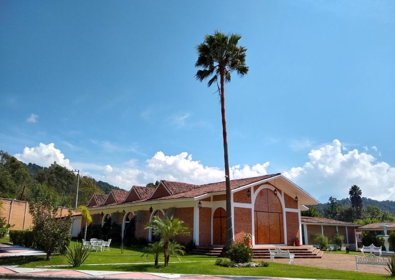 Hotel Villa Monarca Inn Zitacuaro Ngoại thất bức ảnh