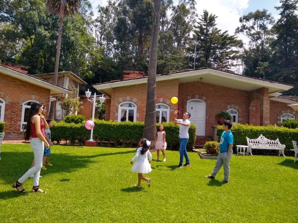 Hotel Villa Monarca Inn Zitacuaro Ngoại thất bức ảnh